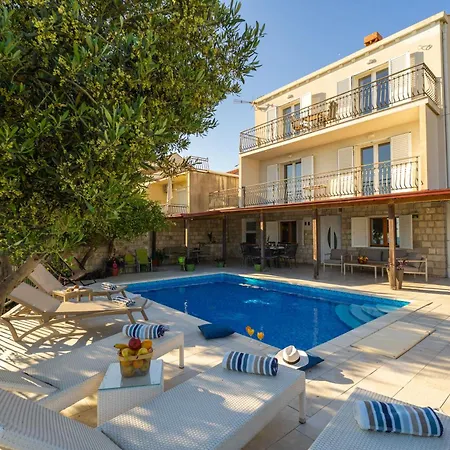 Azur Villa Mlini
